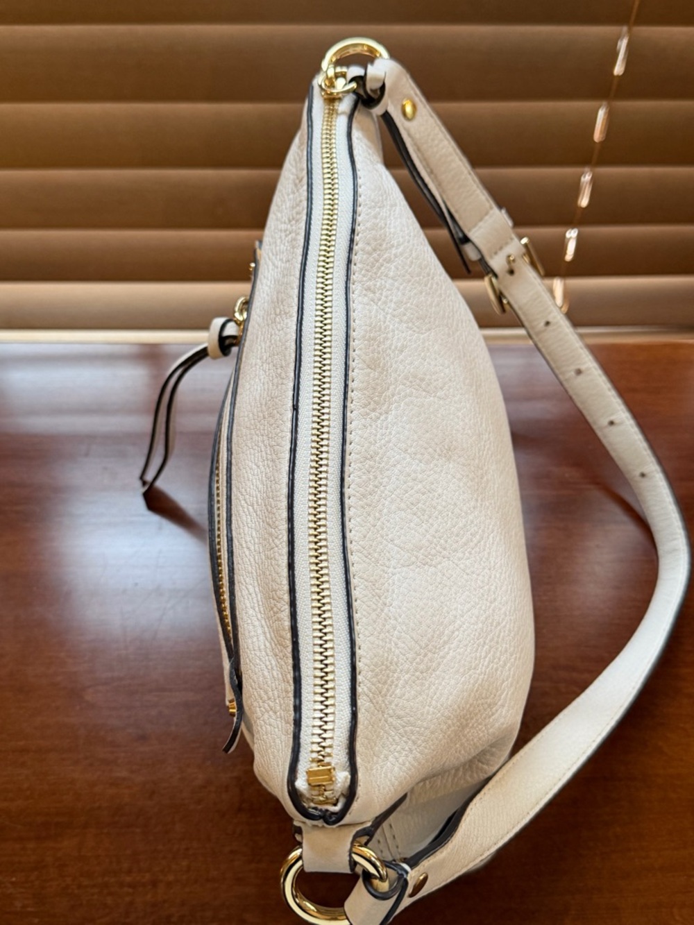 Michael Kors Pebbled Leather Crossbody Ivory Cream Gold Zip Shoulder Bag - Picture 6 of 12